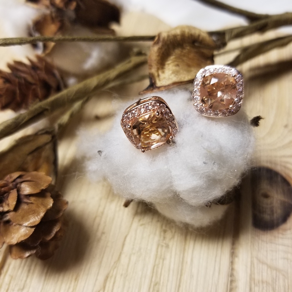 GORGEOUS!! Light Champagne Topaz with CZ's - Picture 9 of 9
